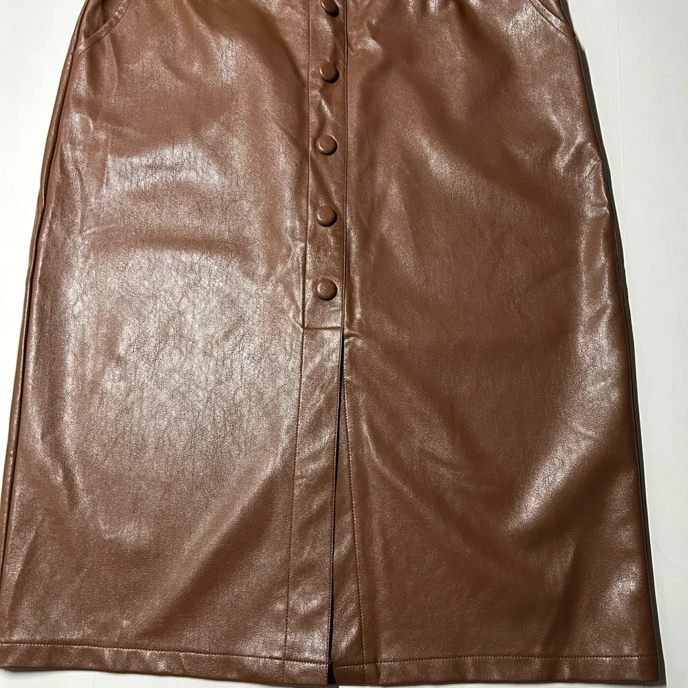 N by Nancy women’s 2XL brown, faux, leather skirt with‎ zip back , matching belt